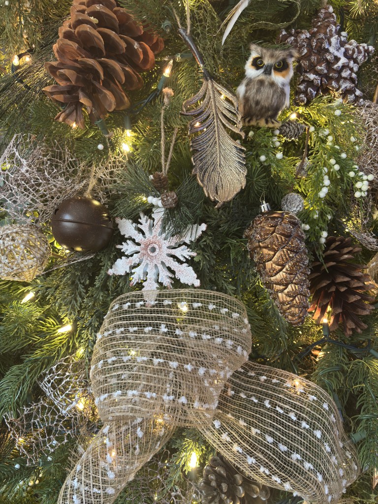 Elegant silver Christmas tree decorations