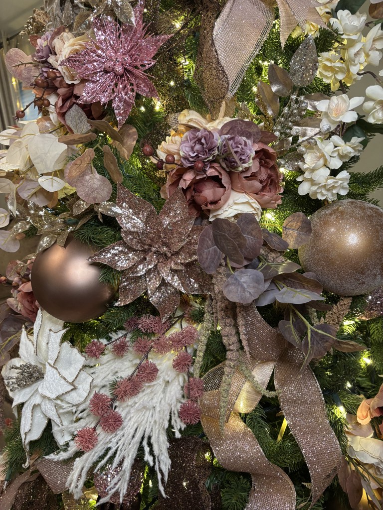 Elegant silver Christmas tree decorations